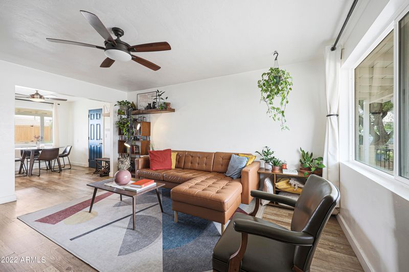 1207 E Griswold Rd, Phoenix, AZ 85020