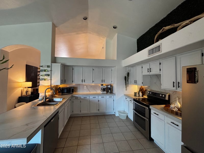 1207 Tremaine Ave, Gilbert, AZ 85234