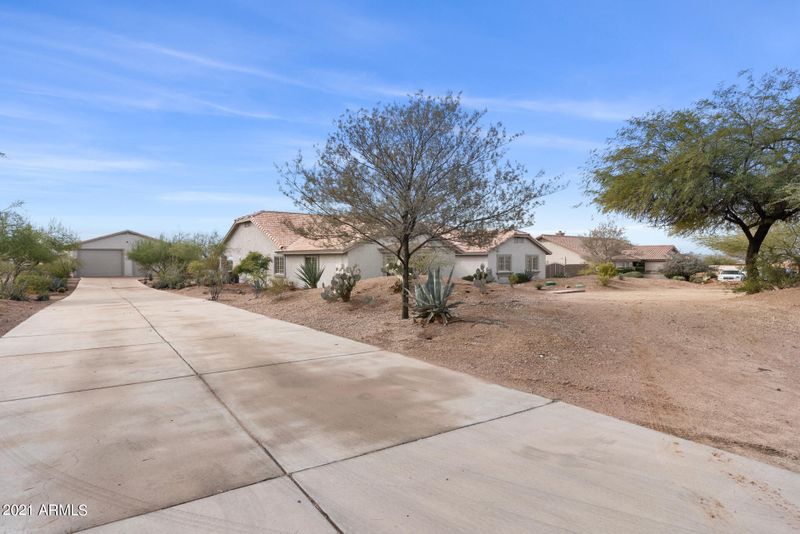 1207 W Briles Rd, Phoenix, AZ 85027