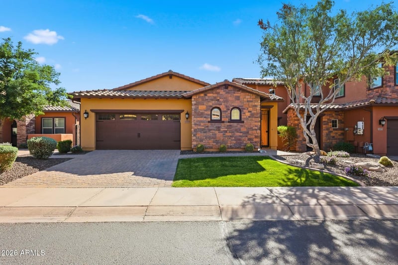 12071 Red Hawk Dr, Peoria, AZ 85383