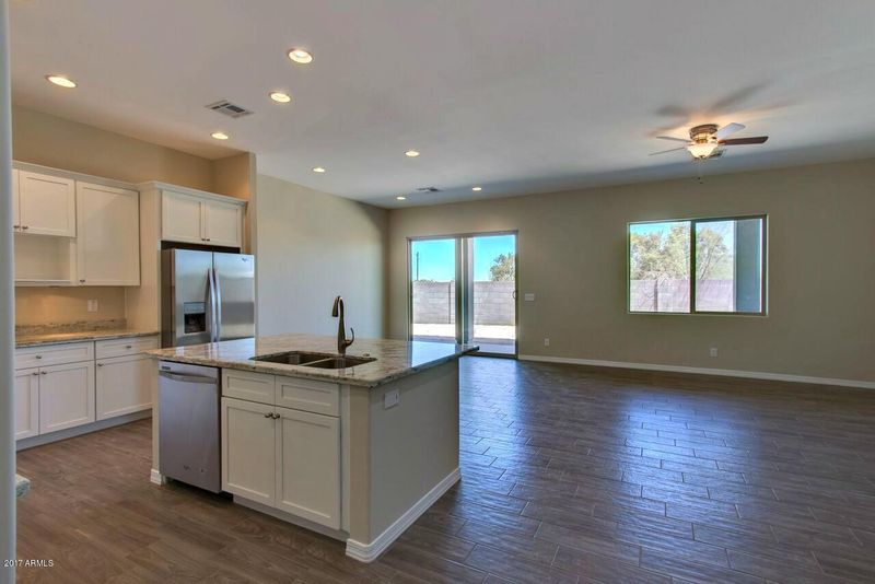1208 E Desert Dr, Phoenix, AZ 85042