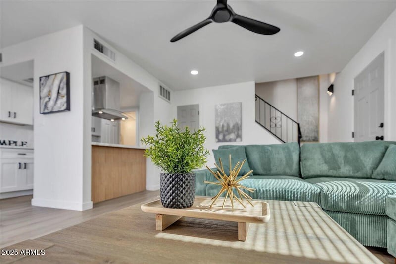 1208 Lawrence Ln, Phoenix, AZ 85020