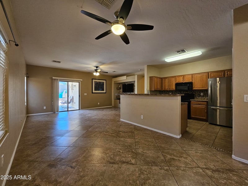 1209 Desert Basin Dr, San Tan Valley, AZ 85143