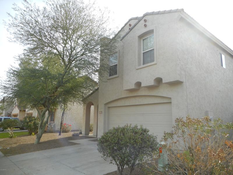 1209 E Grenadine Rd, Phoenix, AZ 85040