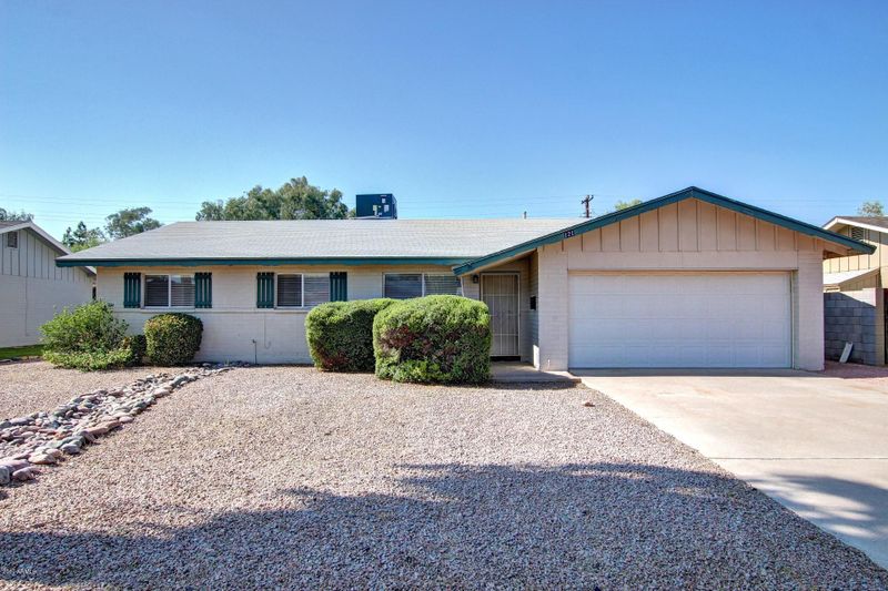 121 E Huntington Dr, Tempe, AZ 85282