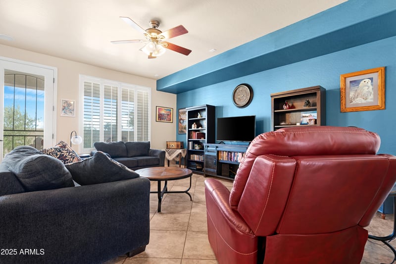 1210 Cutleaf Cir, San Tan Valley, AZ 85143