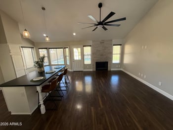 1210 E Amberwood Dr, Phoenix, AZ 85048