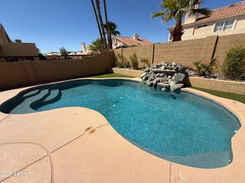 1210 E Amberwood Dr, Phoenix, AZ 85048
