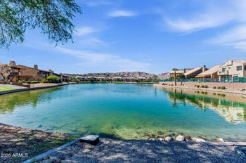 1210 E Amberwood Dr, Phoenix, AZ 85048