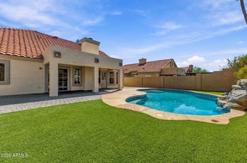 1210 E Amberwood Dr, Phoenix, AZ 85048