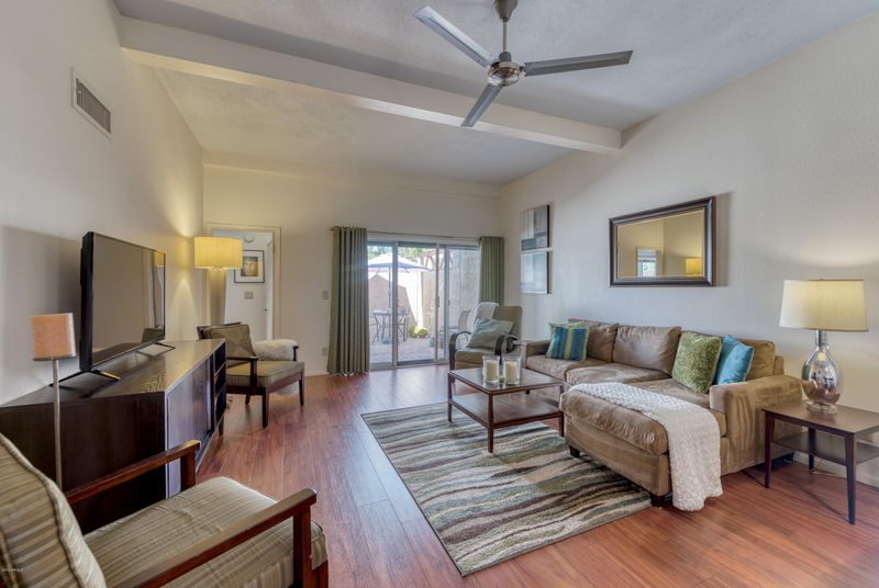1210 E Avenida Hermosa --, Phoenix, AZ 85014