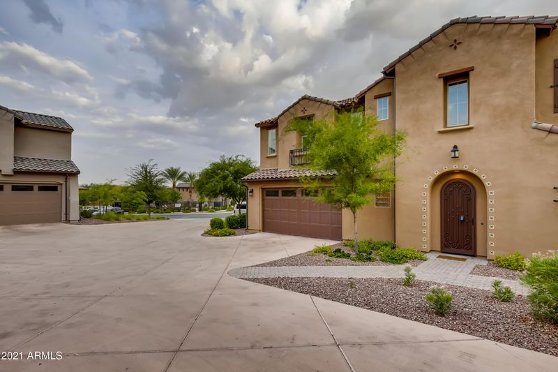 1210 E Brookwood Ct, Phoenix, AZ 85048