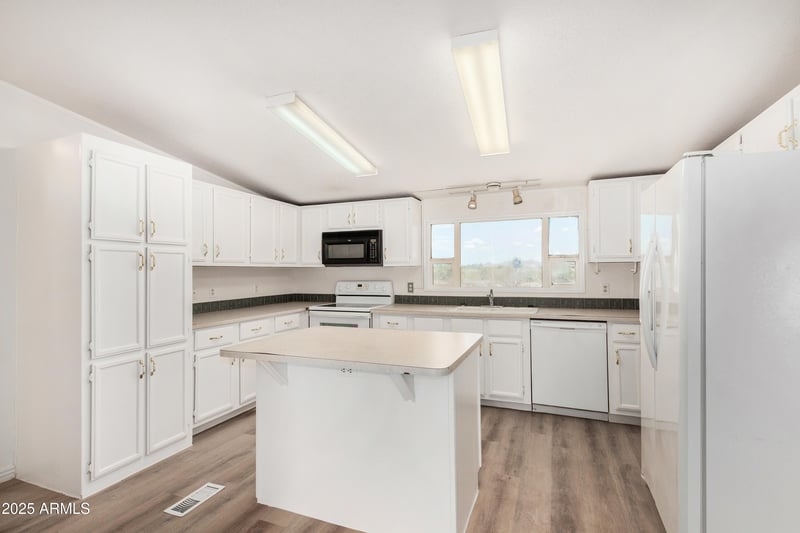 12107 215th Ln, Buckeye, AZ 85326