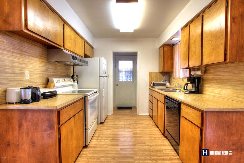 1211 E Manhatton Dr, Tempe, AZ 85282