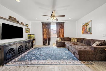 12117 W Levi Dr, Avondale, AZ 85323
