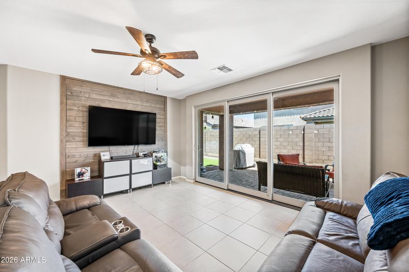 12118 W Hide Trl, Peoria, AZ 85383