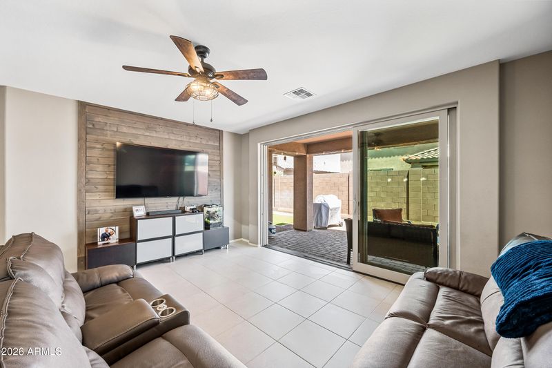 12118 W Hide Trl, Peoria, AZ 85383