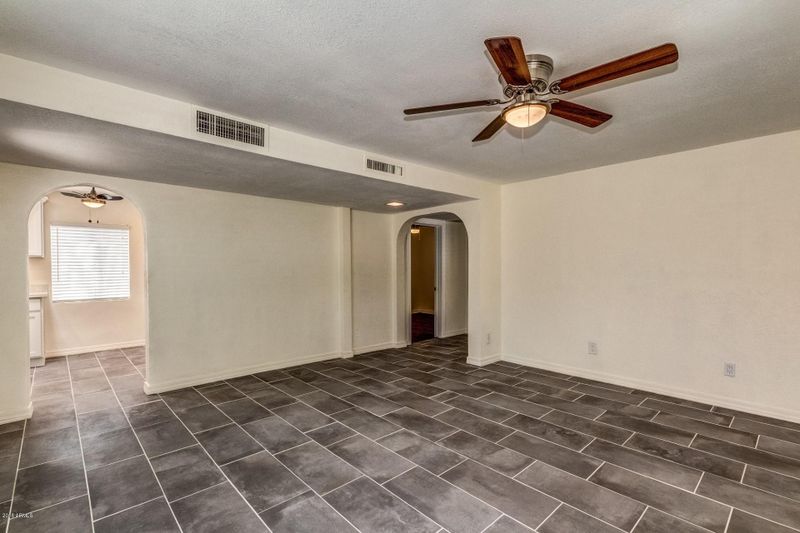 1212 E Carol Ave, Phoenix, AZ 85020