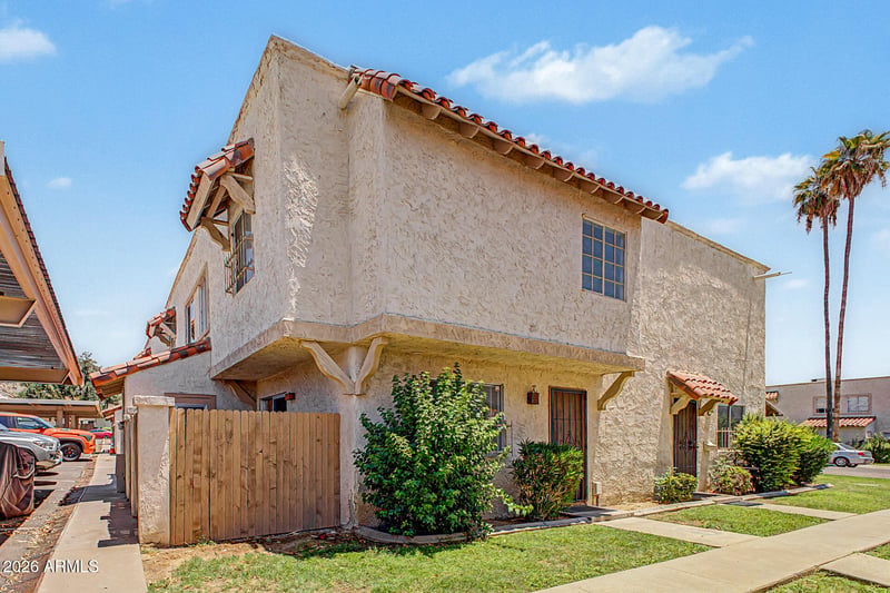 1212 E Lawrence Ln, Phoenix, AZ 85020