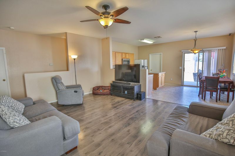 1212 E Silktassel Trl, San Tan Valley, AZ 85143