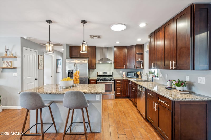 1212 Echo Ln, Phoenix, AZ 85020