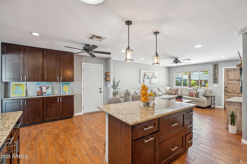 1212 Echo Ln, Phoenix, AZ 85020