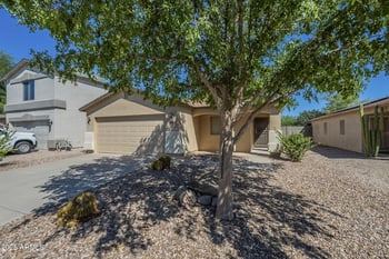 1212 Renegade Trl, San Tan Valley, AZ 85143