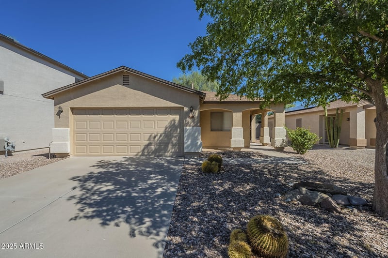 1212 Renegade Trl, San Tan Valley, AZ 85143