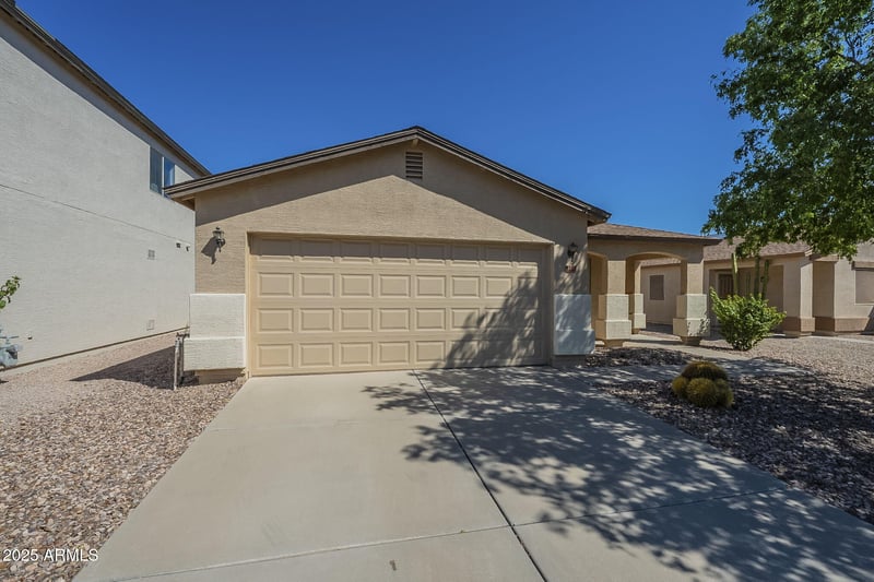 1212 Renegade Trl, San Tan Valley, AZ 85143