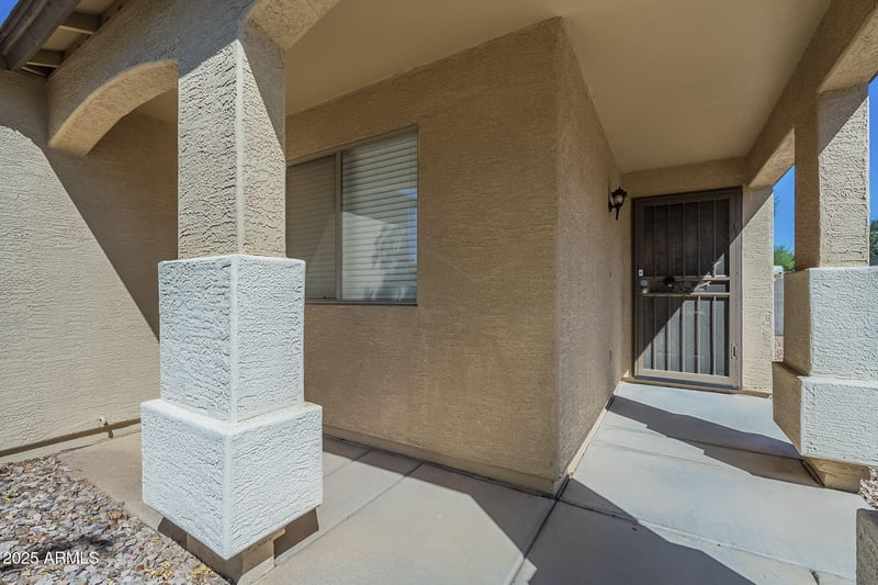 1212 Renegade Trl, San Tan Valley, AZ 85143