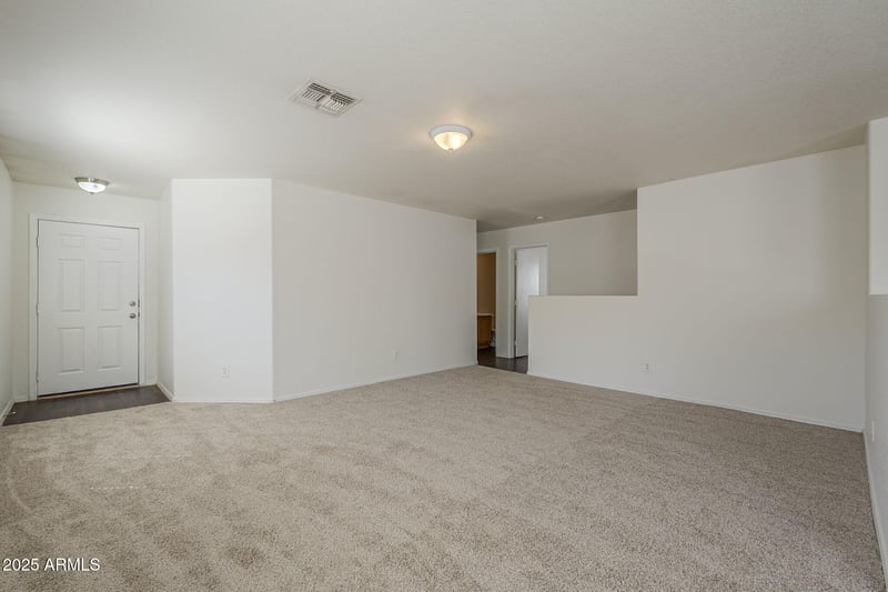 1212 Renegade Trl, San Tan Valley, AZ 85143
