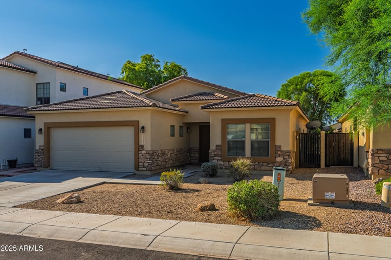 12121 Ocotillo Ln, El Mirage, AZ 85335