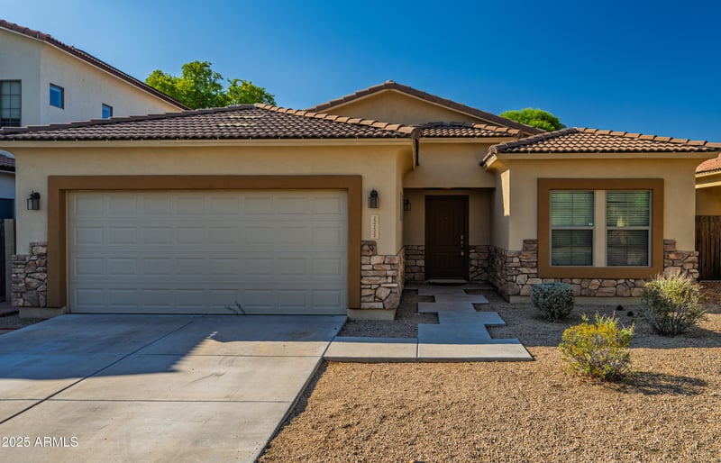 12121 Ocotillo Ln, El Mirage, AZ 85335