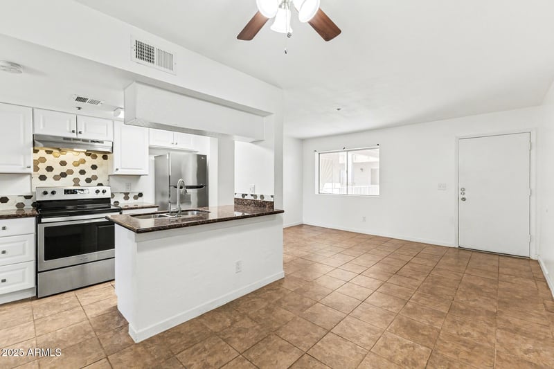 12123 Bell Rd #211, Surprise, AZ 85378