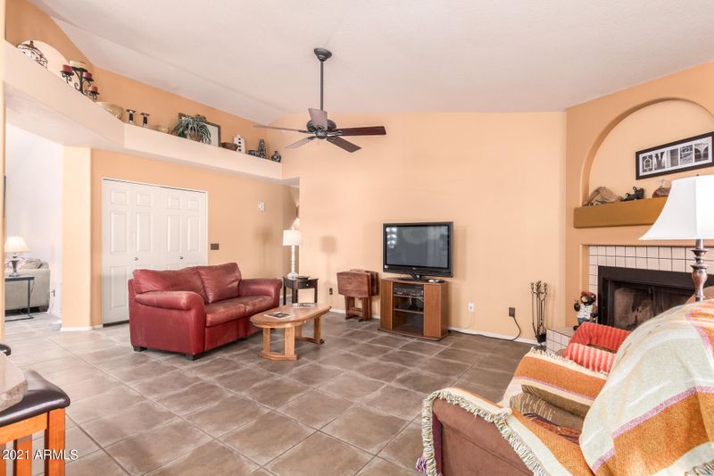 1214 E Grovers Ave, Phoenix, AZ 85022