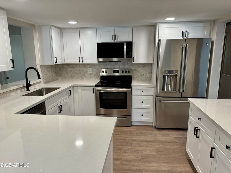 1214 Las Palmaritas Dr, Phoenix, AZ 85020