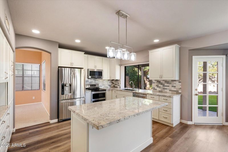 1214 W Iris Dr, Gilbert, AZ 85233