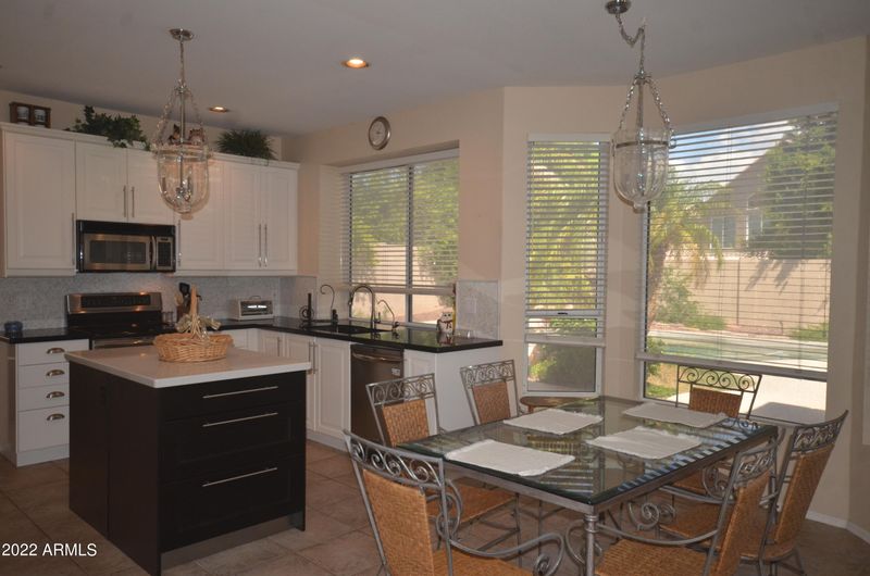1215 E Granite View Dr, Phoenix, AZ 85048