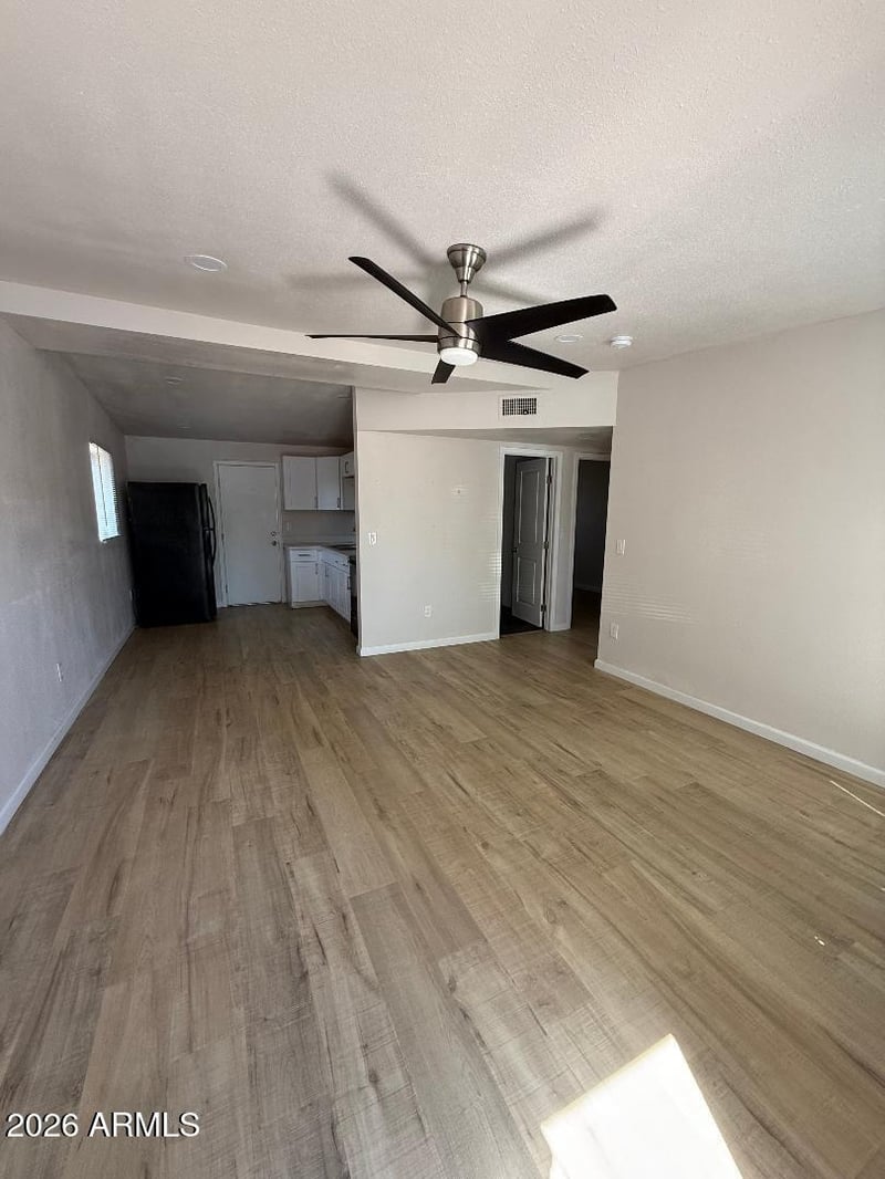 1215 E Mission Ln, Phoenix, AZ 85020