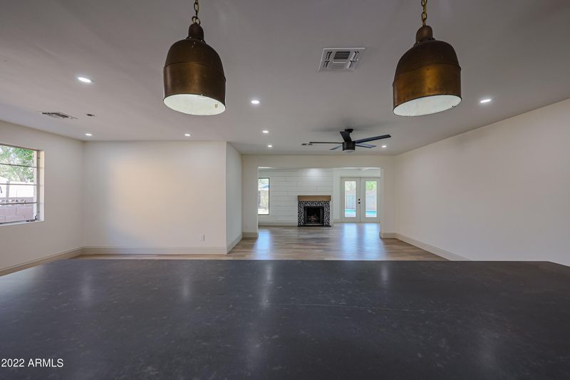 1215 E Tuckey Ln, Phoenix, AZ 85014
