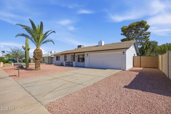 1215 Wescott Dr, Phoenix, AZ 85027