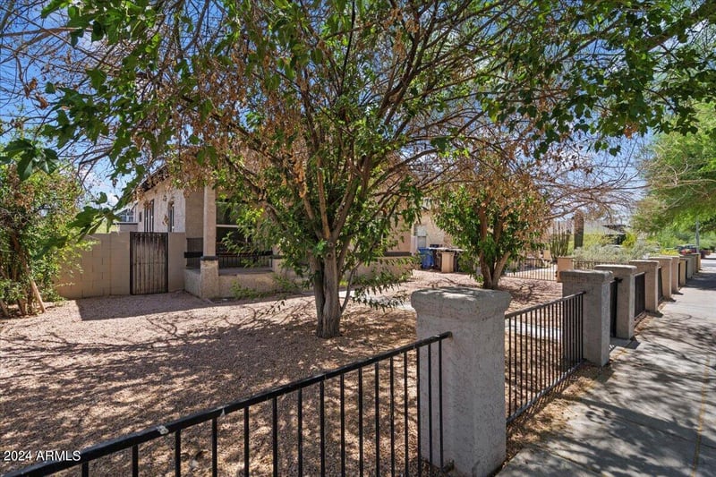 1215 W Woodland Ave, Phoenix, AZ 85007