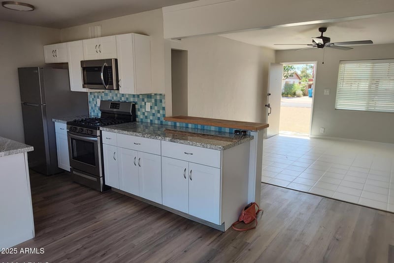1216 Desert Park Ln, Phoenix, AZ 85020
