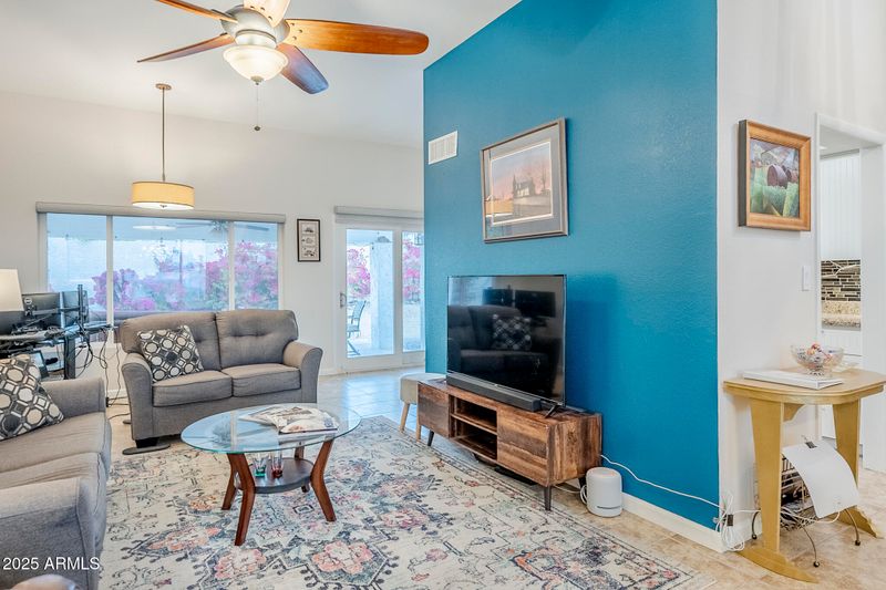 1216 E Rowlands Ln, Phoenix, AZ 85022