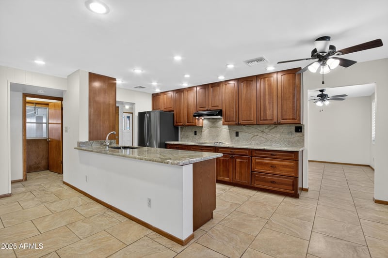 1216 Wesleyan Dr, Tempe, AZ 85282