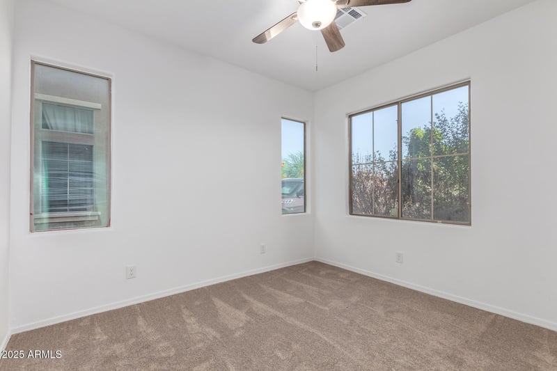 12160 Chase Ln, Avondale, AZ 85323