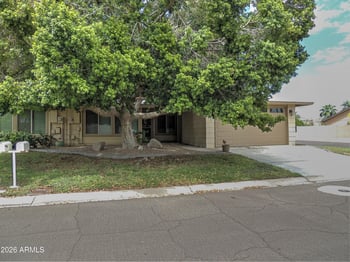 12166 S Shoshoni Dr, Phoenix, AZ 85044