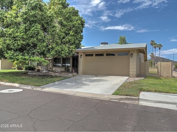 12166 S Shoshoni Dr, Phoenix, AZ 85044