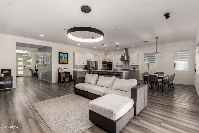 1217 Monte Way, Phoenix, AZ 85042