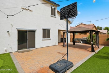 12175 Chase Ln, Avondale, AZ 85323